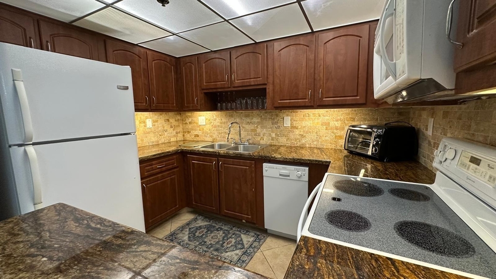 3300 W Rolling Hills Circle - Photo 5