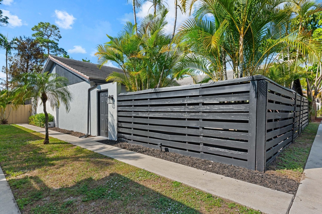 1277 Periwinkle Place - Photo 0