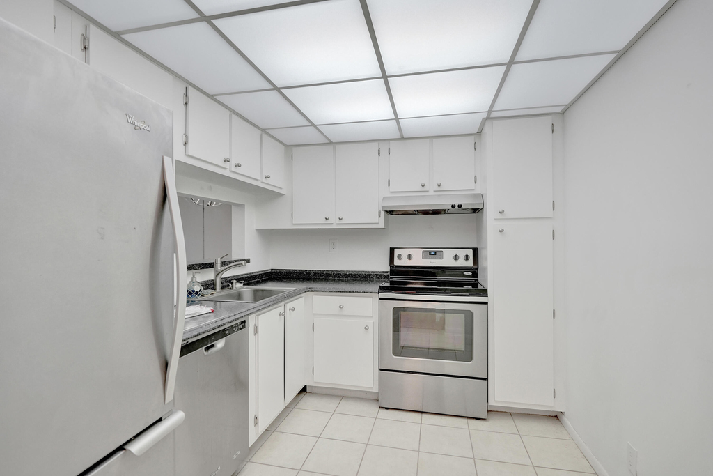740 S Federal Highway - Photo 4