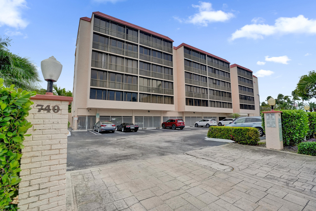 740 S Federal Highway - Photo 45