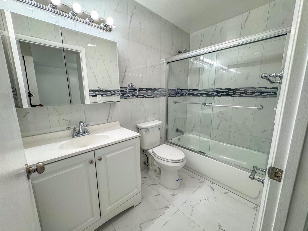10687 Royal Palm Boulevard - Photo 10