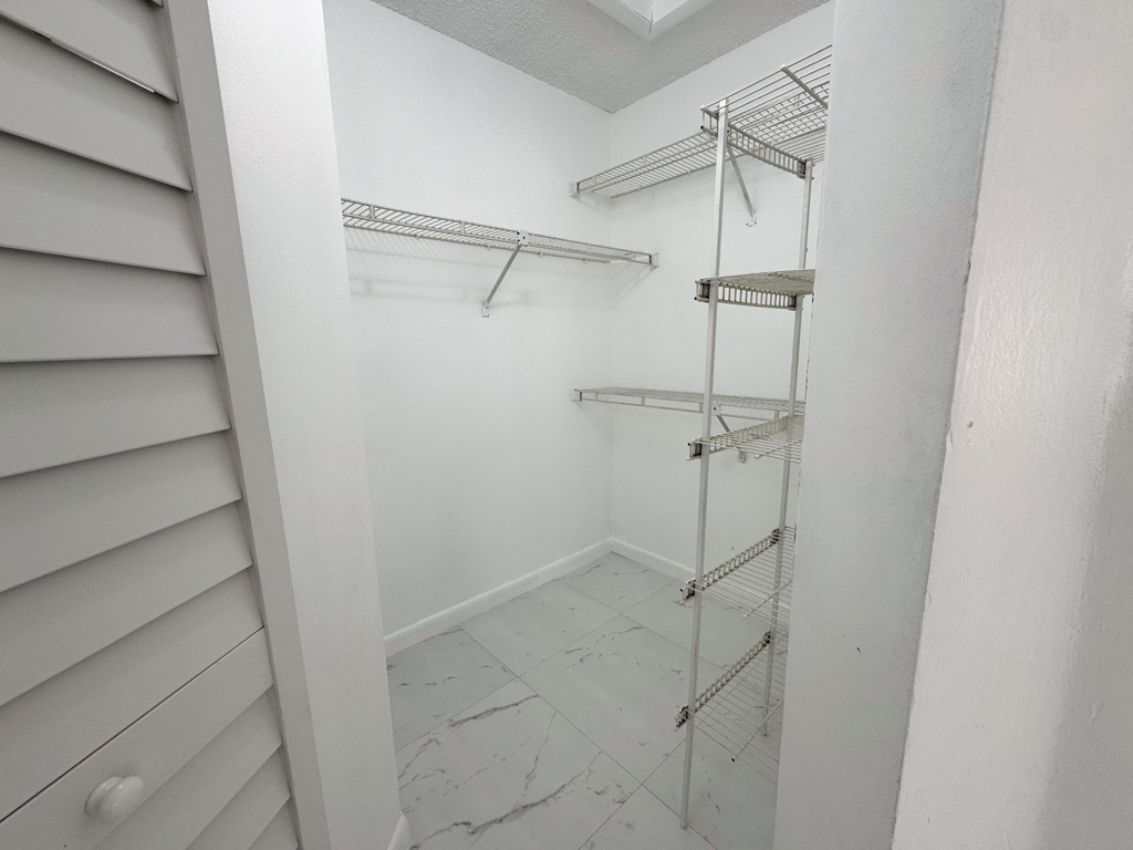 10687 Royal Palm Boulevard - Photo 13