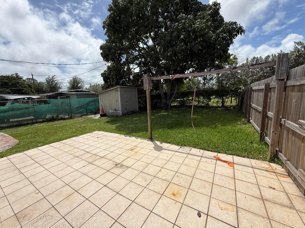 2519 Griffin Square - Photo 9