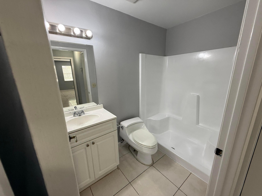 2519 Griffin Square - Photo 5