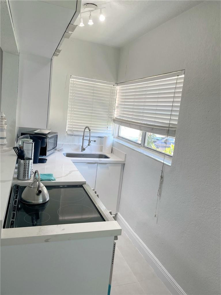 17 Ne 9th Avenue - Photo 1