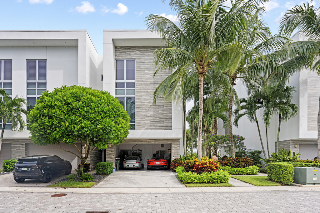 1811 Nw 42nd Drive - Photo 3
