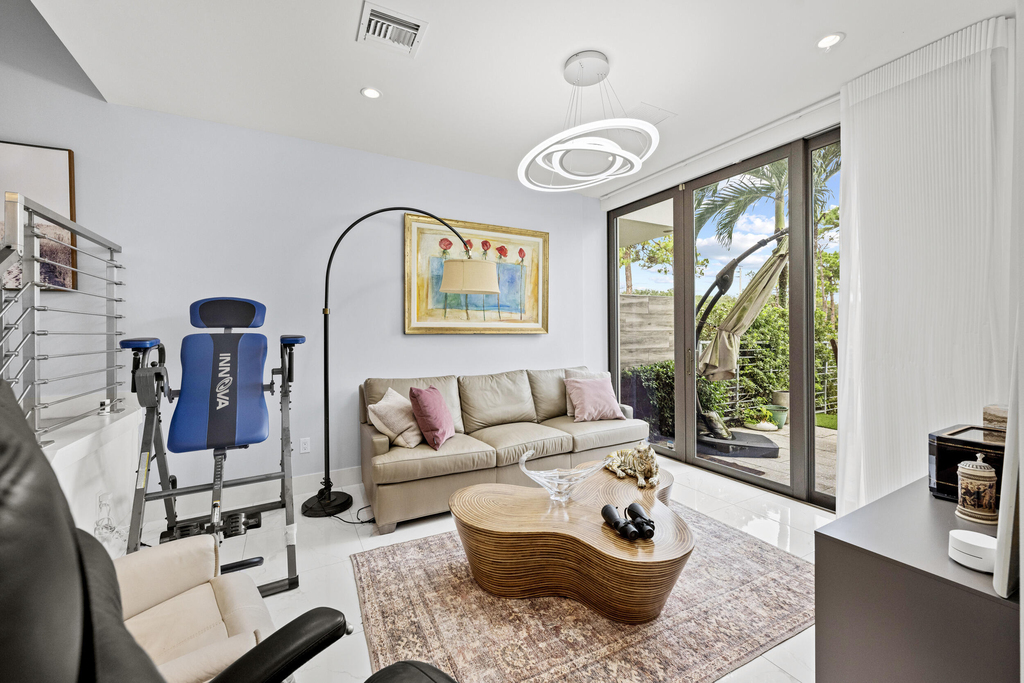 1811 Nw 42nd Drive - Photo 4