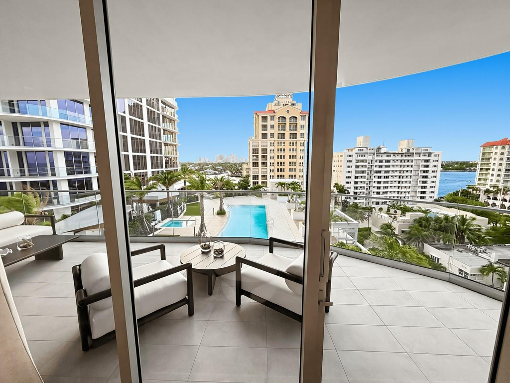 151 N Seabreeze Boulevard - Photo 1