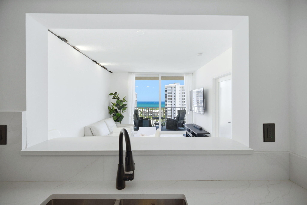 3020 Ne 32nd Avenue - Photo 8