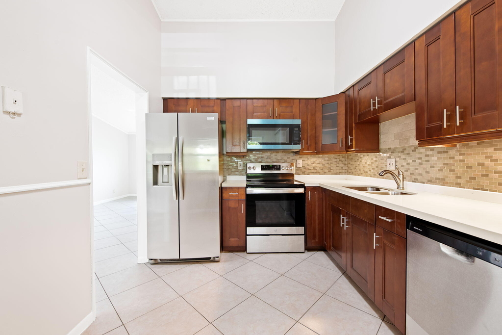 2981 Nw 92nd Avenue - Photo 6