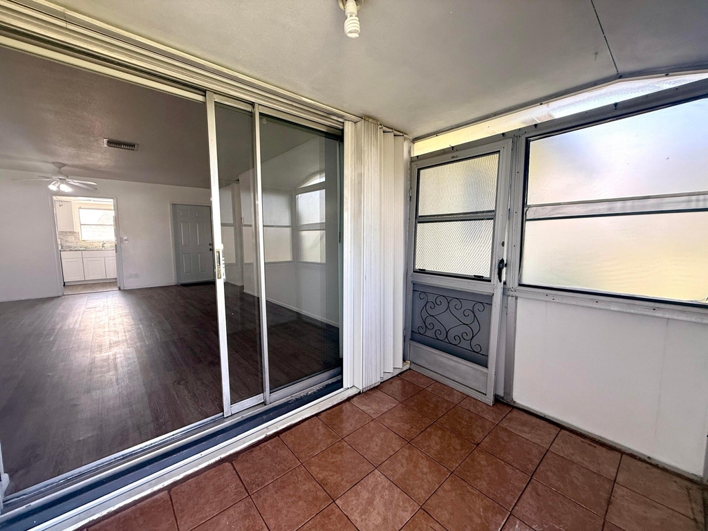 2854 E Crosley Dr Drive E - Photo 12