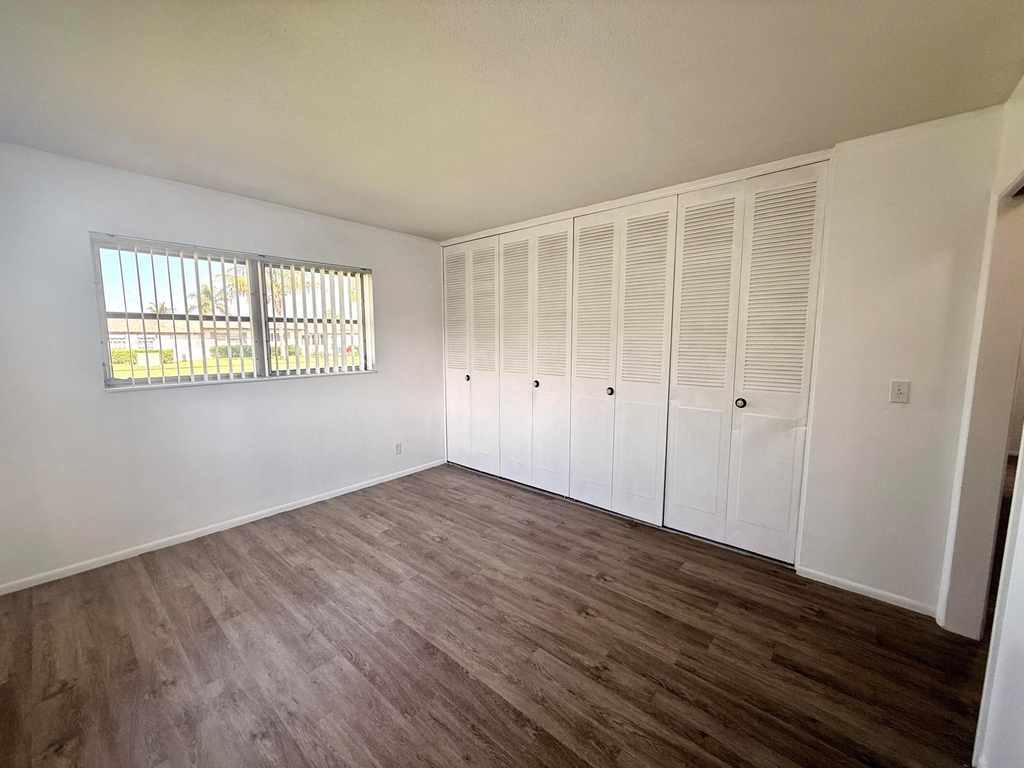 2854 E Crosley Dr Drive E - Photo 9
