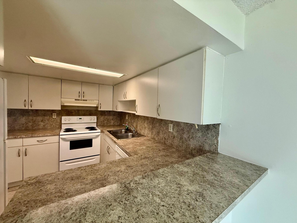 323 Gulfstream Road - Photo 13