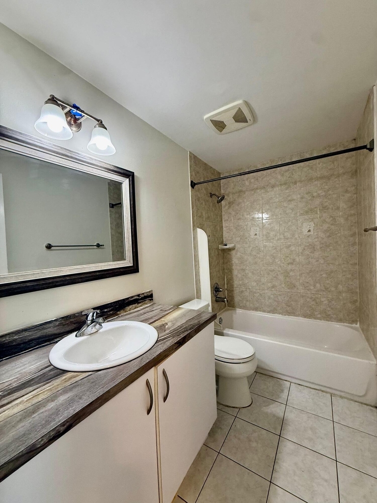 323 Gulfstream Road - Photo 6