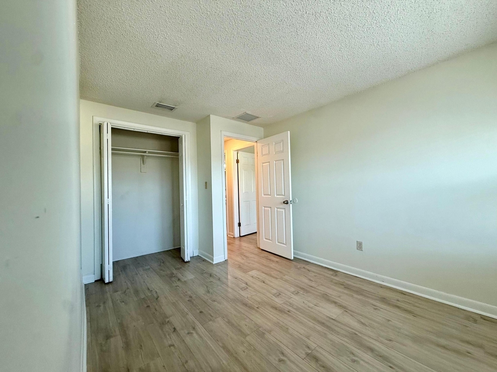 323 Gulfstream Road - Photo 7