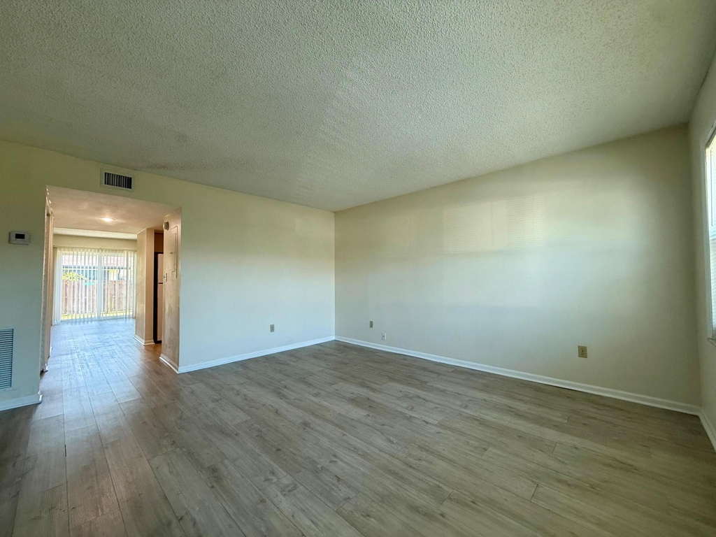 321 Gulfstream Road - Photo 8