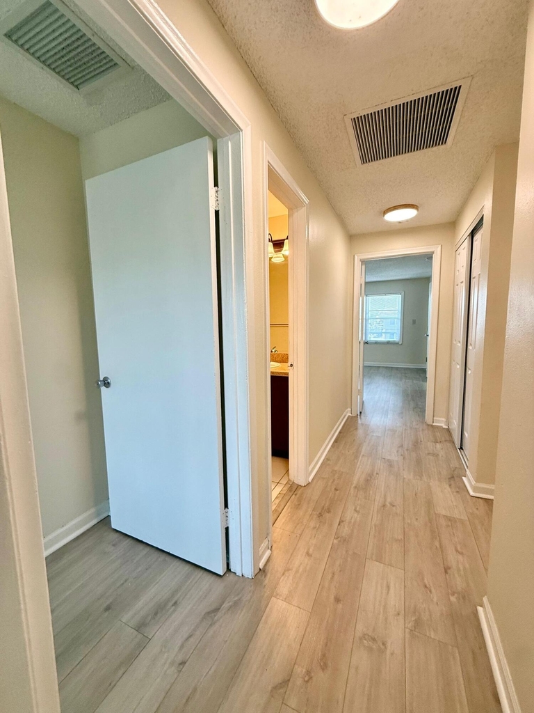 321 Gulfstream Road - Photo 7