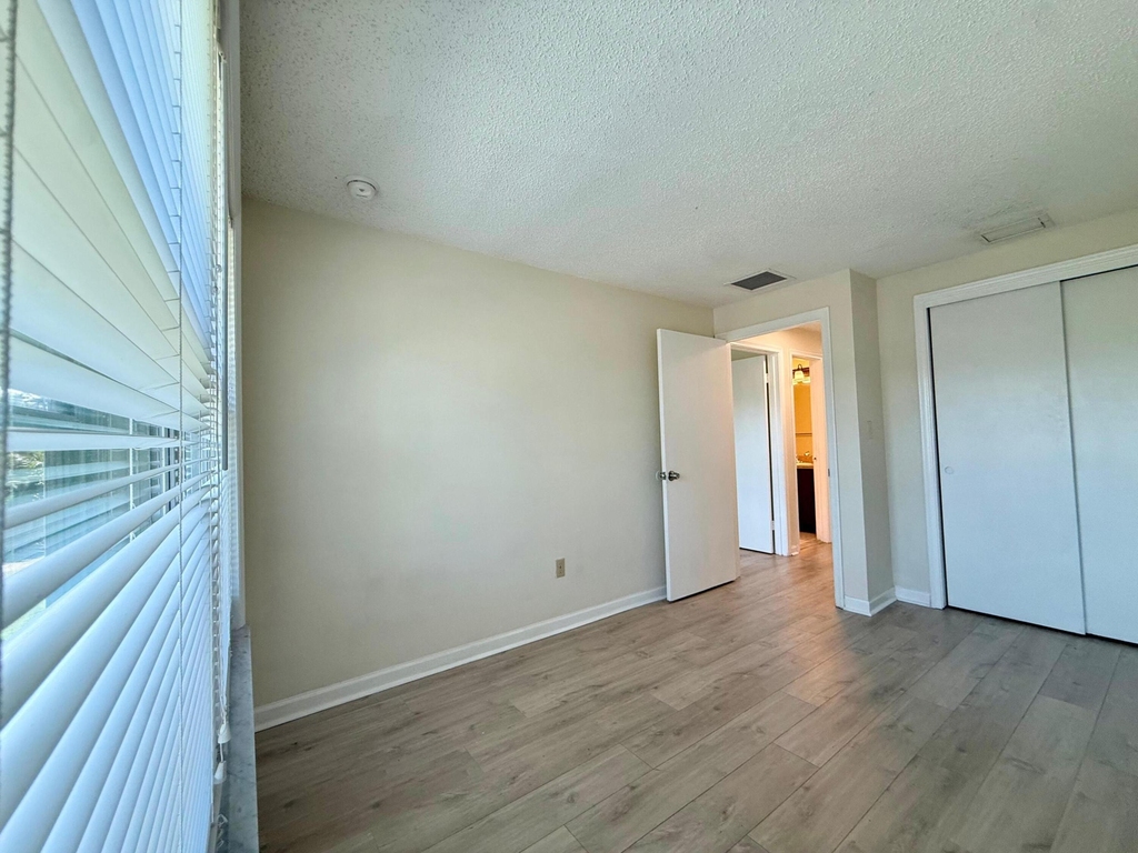 321 Gulfstream Road - Photo 6