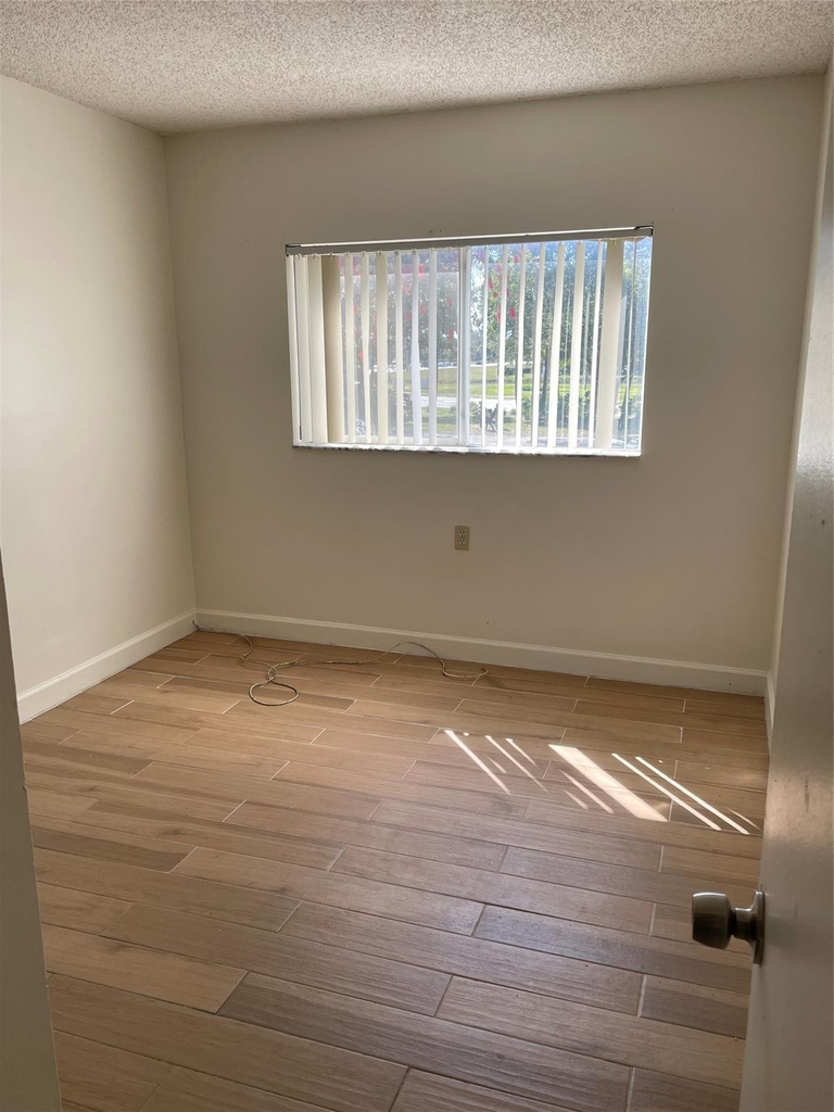 1068 N Benoist Farms Road - Photo 6