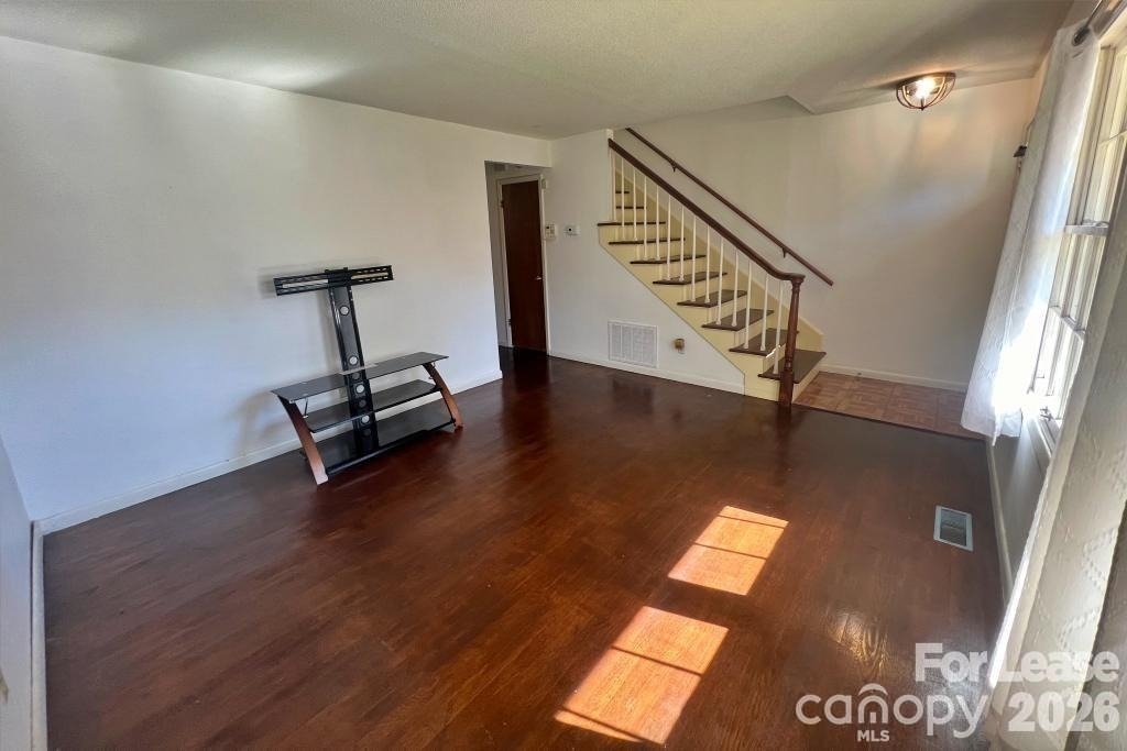 626 Walnut Street - Photo 4