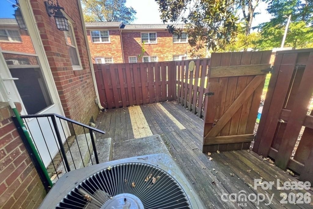 626 Walnut Street - Photo 12