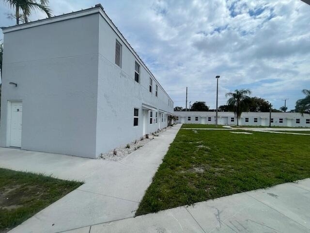 4393 Windsor Avenue - Photo 2