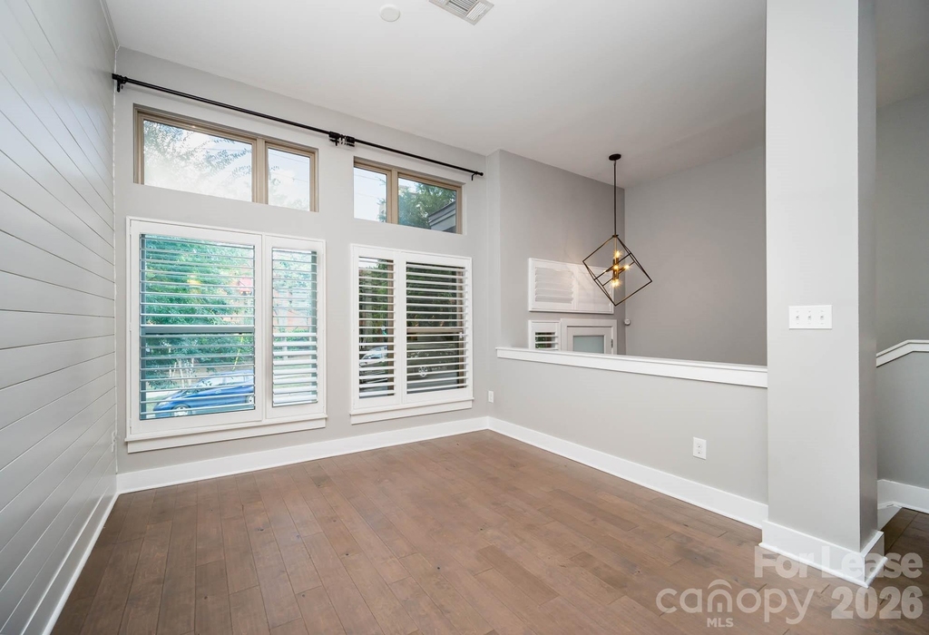 2006 Hawkins Street - Photo 3