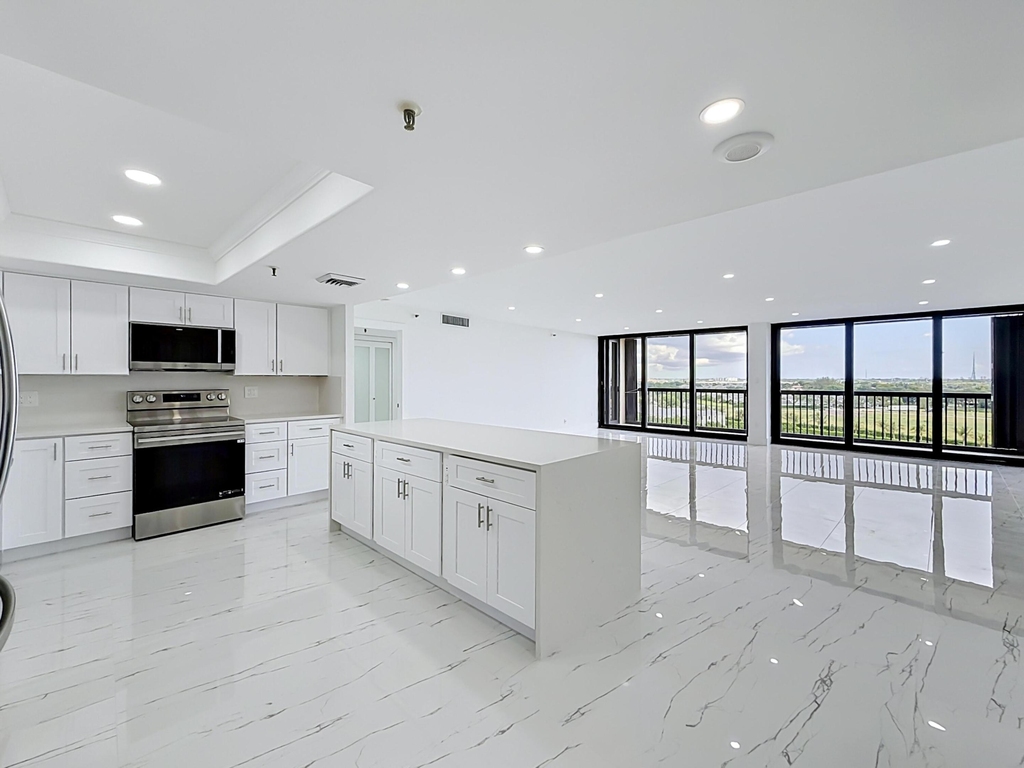2480 Presidential Way - Photo 3