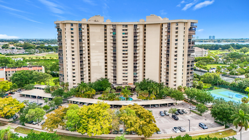 2480 Presidential Way - Photo 4