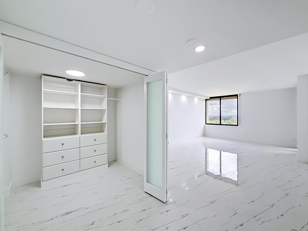 2480 Presidential Way - Photo 17