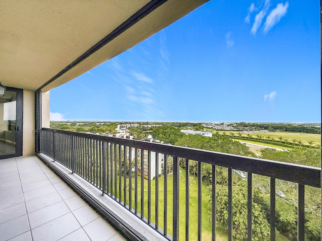 2480 Presidential Way - Photo 39