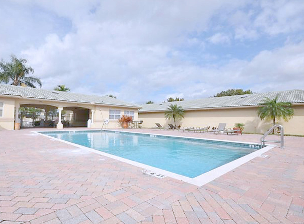 2080 Greenview Shores Boulevard - Photo 21
