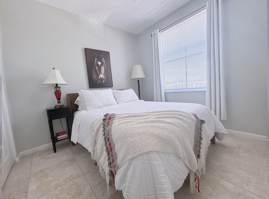 2080 Greenview Shores Boulevard - Photo 4