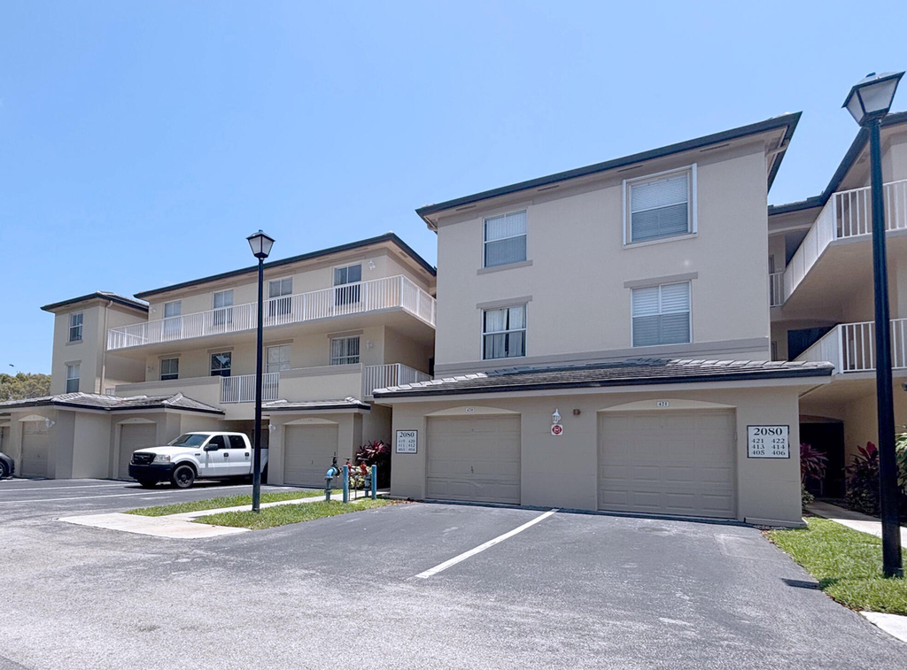 2080 Greenview Shores Boulevard - Photo 17