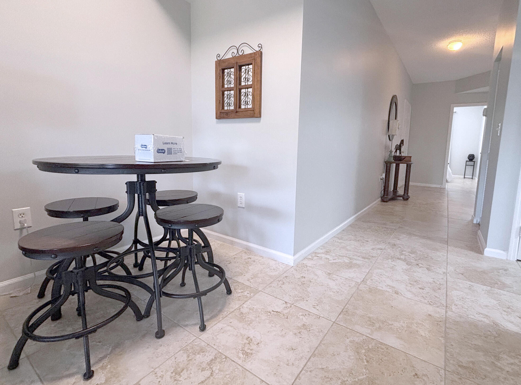 2080 Greenview Shores Boulevard - Photo 8