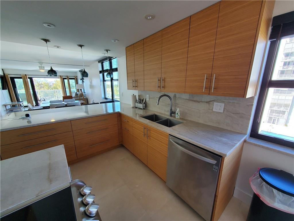 1401 N Riverside Drive - Photo 19