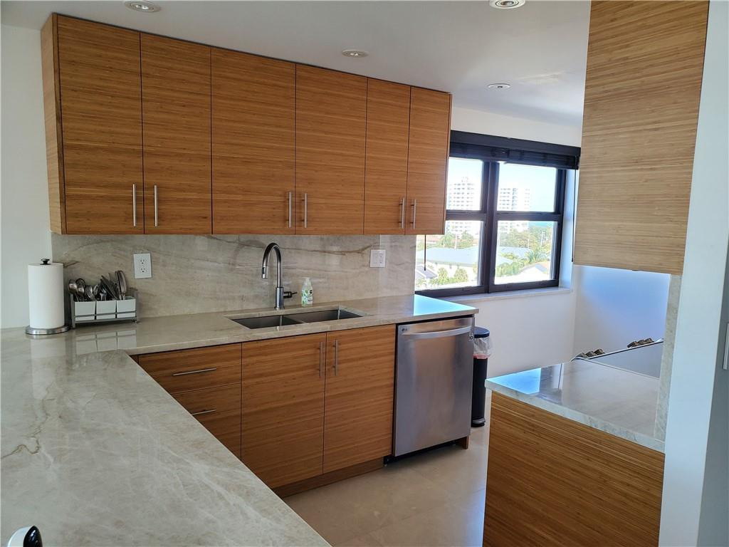 1401 N Riverside Drive - Photo 17