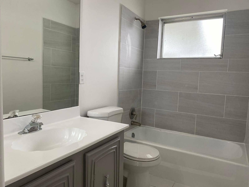 2625 W Emory Dr Drive W - Photo 2