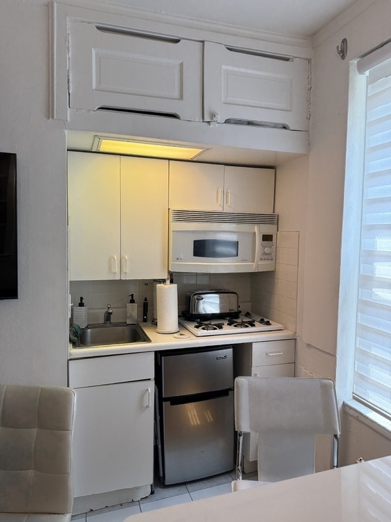 324 East 70th Street - Photo 2