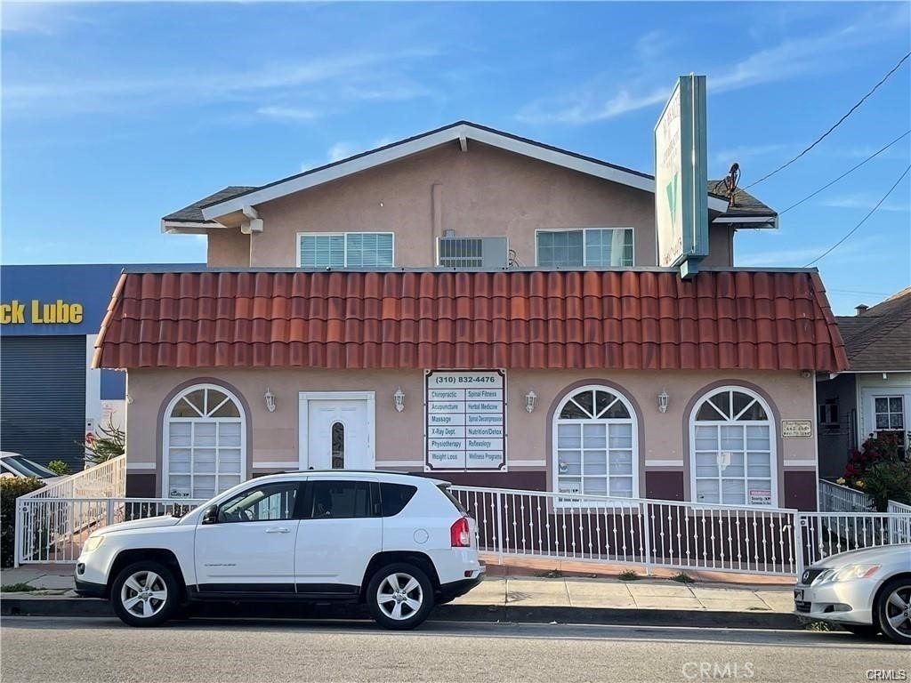 660 W 7th - Photo 0