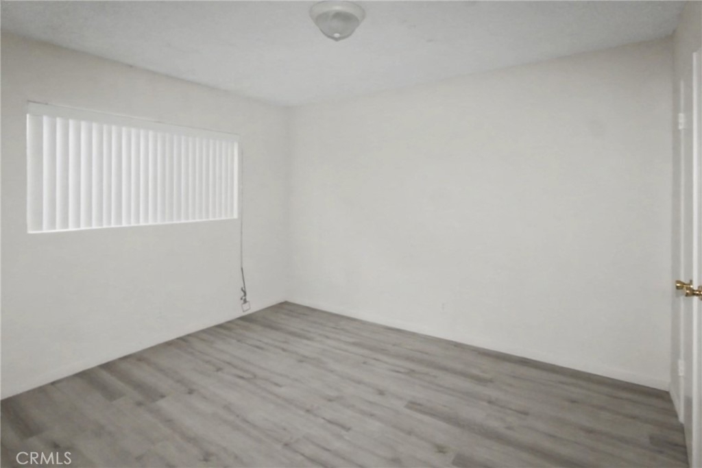 13609 Van Ness Avenue - Photo 9