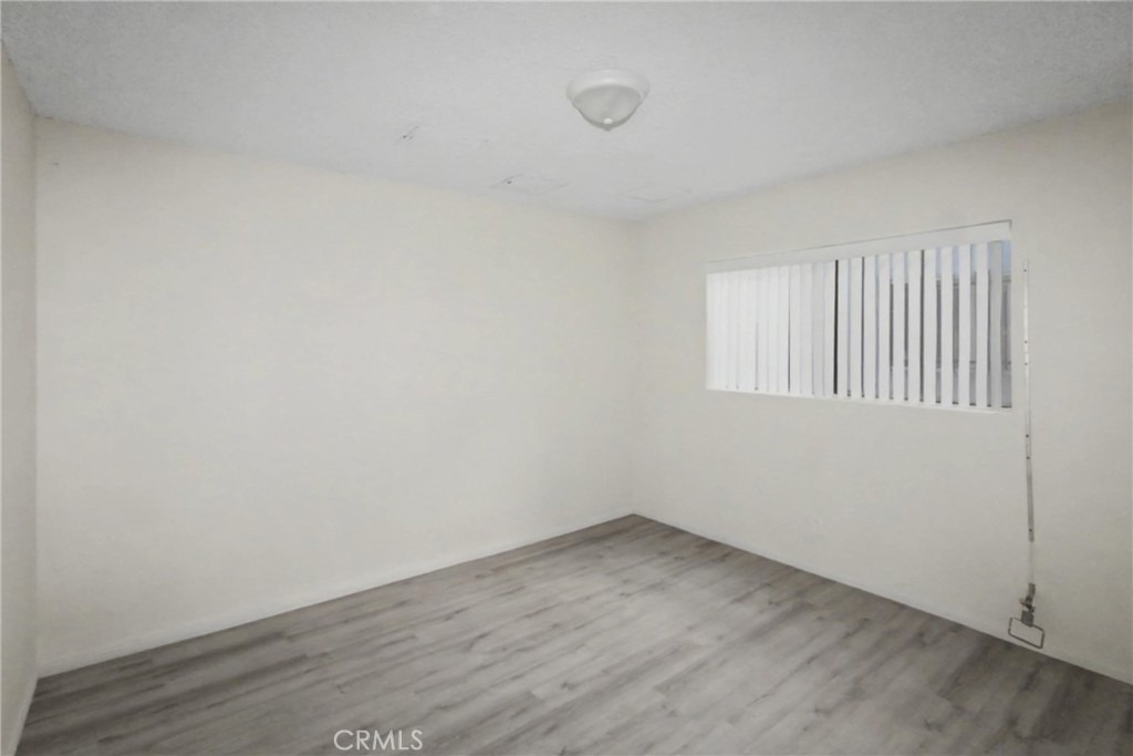13609 Van Ness Avenue - Photo 12