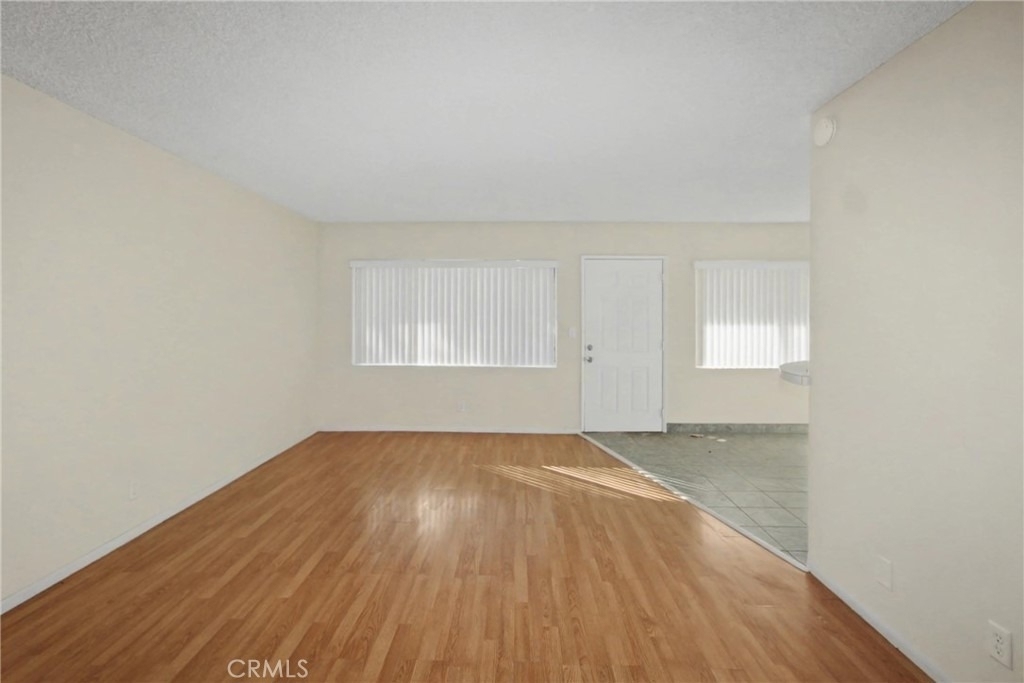 13609 Van Ness Avenue - Photo 5
