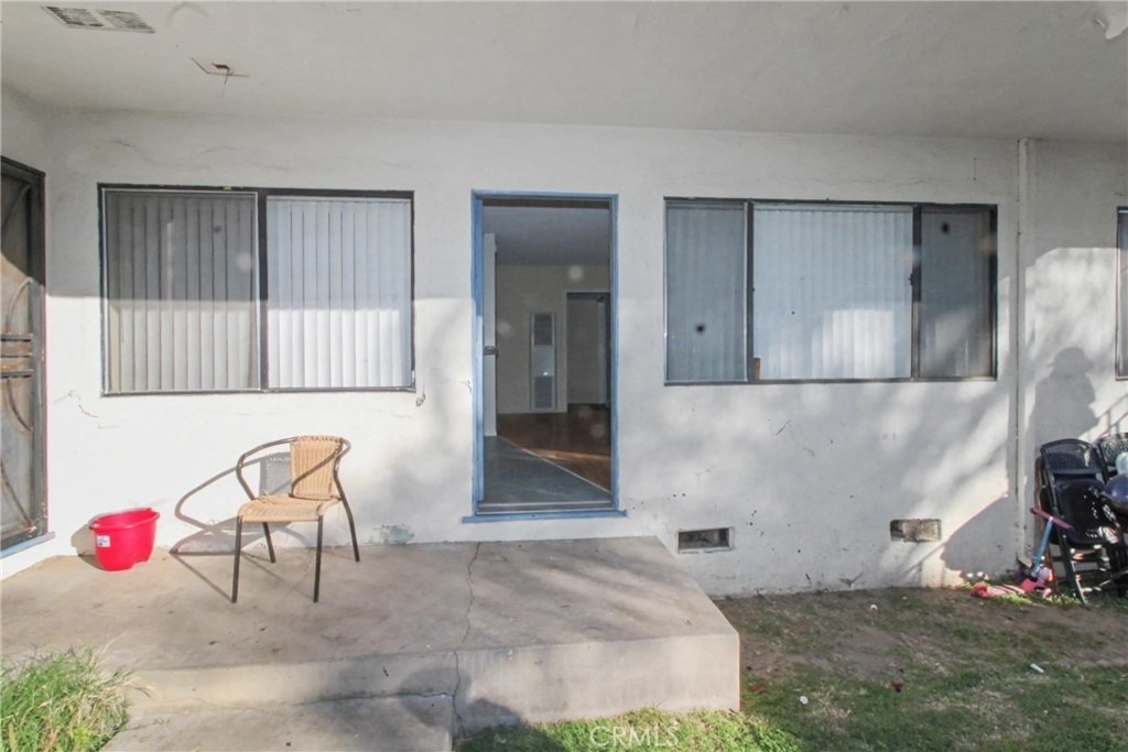 13609 Van Ness Avenue - Photo 0