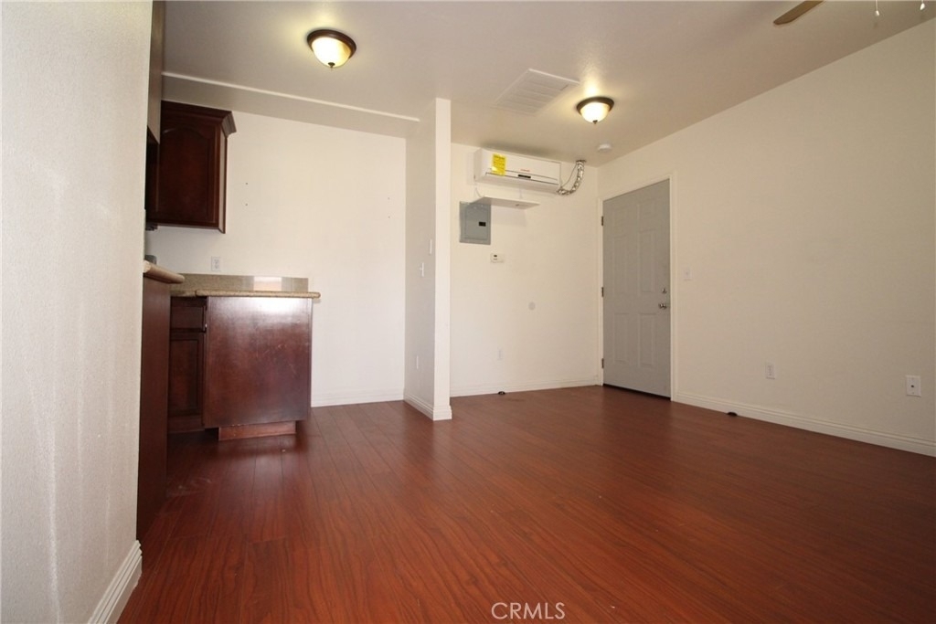 7914 Seville Avenue - Photo 2