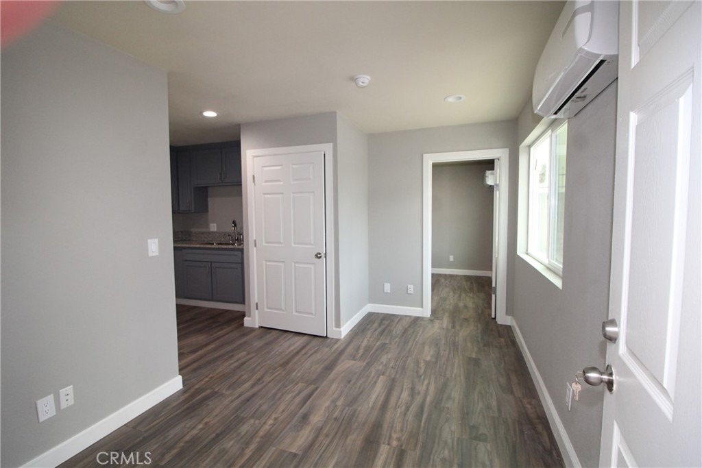 4986 Southern Avenue - Photo 3