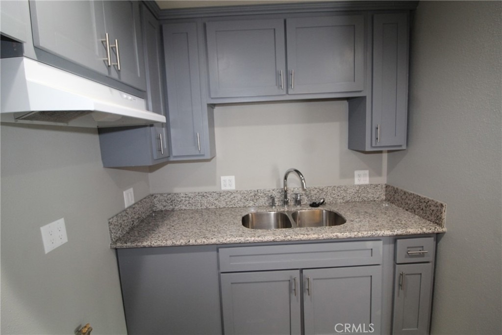 4986 Southern Avenue - Photo 5