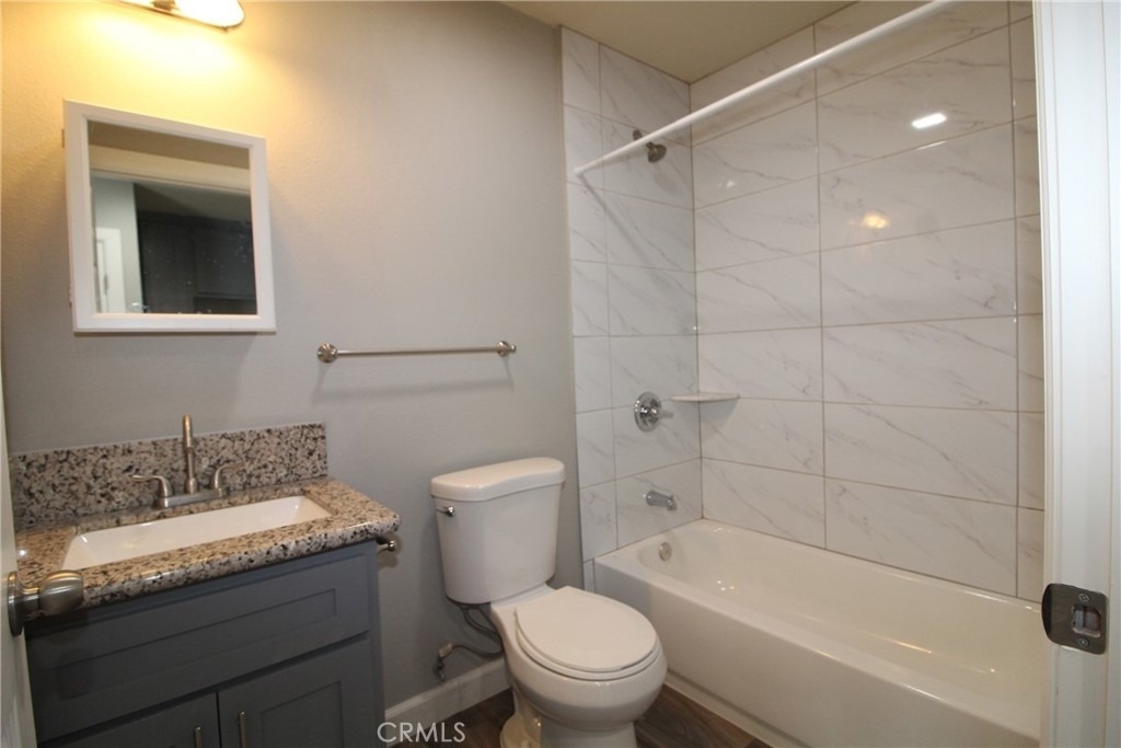4986 Southern Avenue - Photo 6