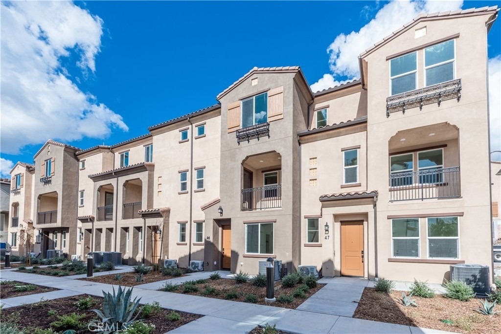 2317 W Broadway - Photo 1