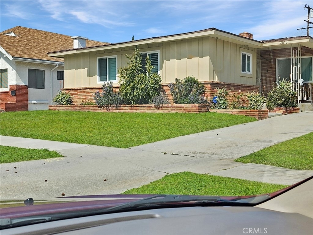 2513 Birch Street - Photo 2